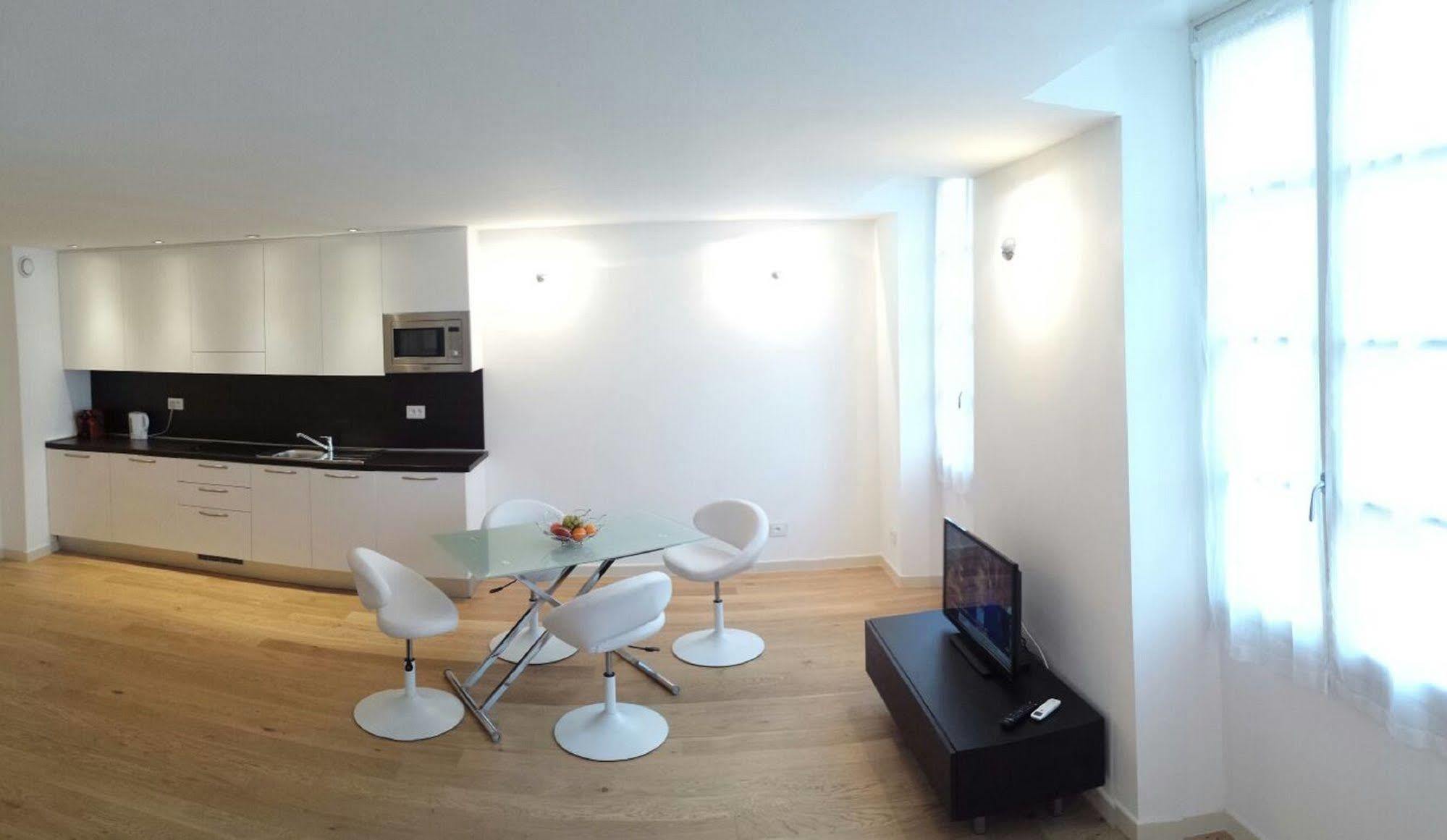 Apartment Tony Allard *
